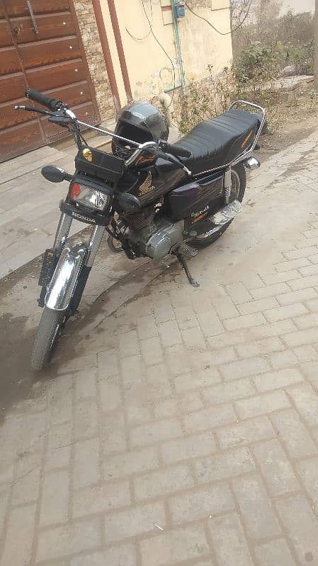 Honda cg 125 in genian condition 0