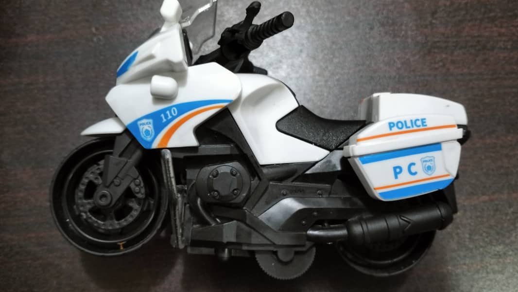 2 police Bike Small Toys 4