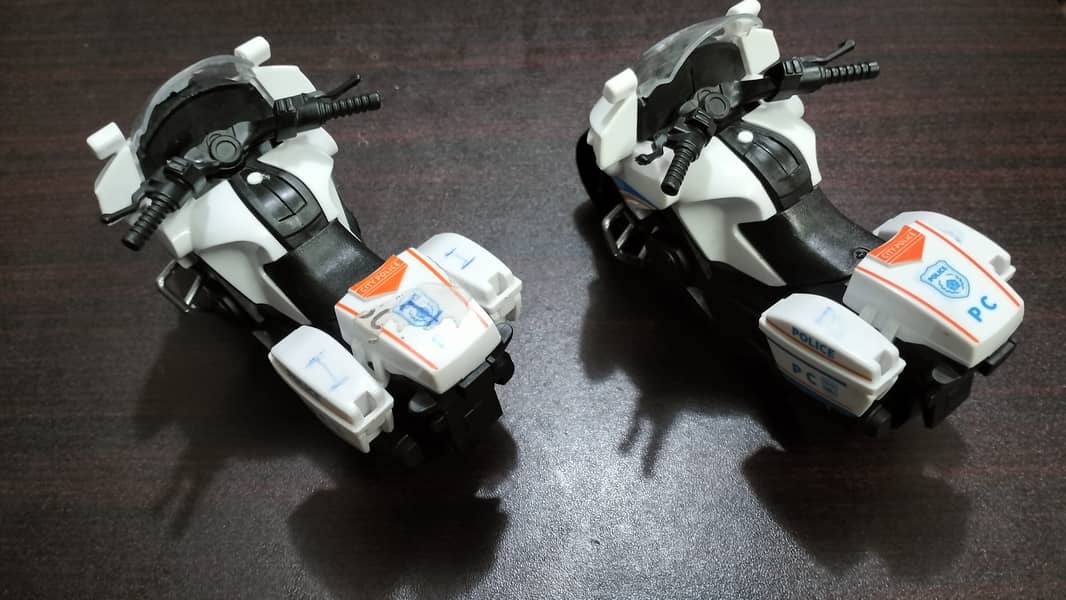 2 police Bike Small Toys 5