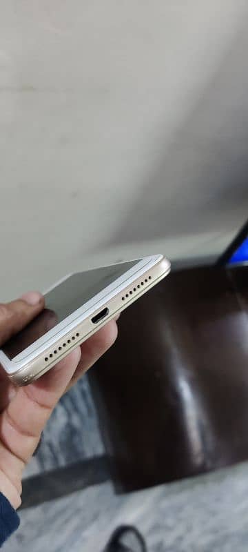 OPPO A 37 GOOD CONDITION 4