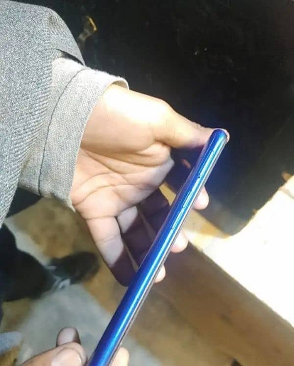 Realme 5 4/64 blue color 2