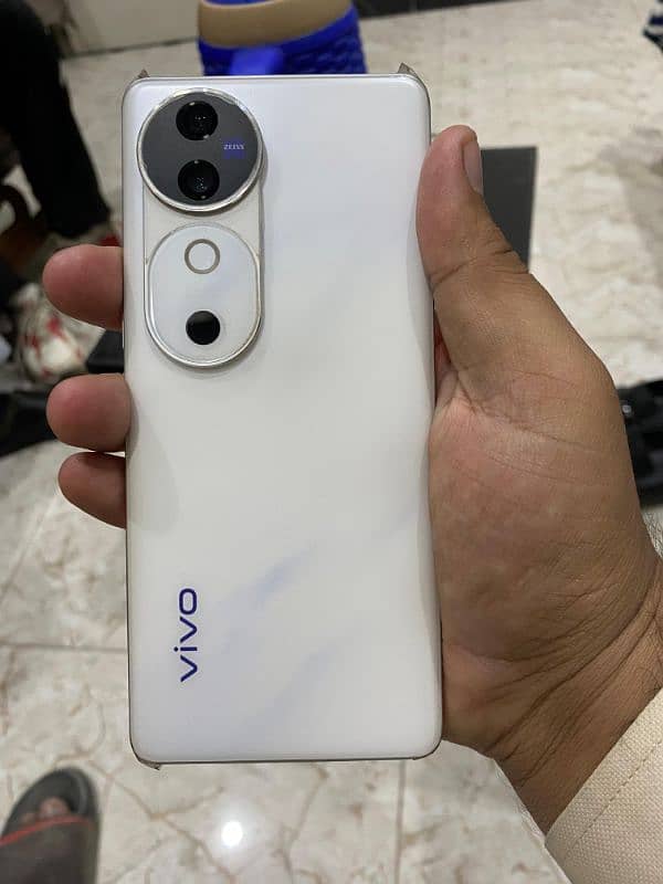 Vivo V40 5g 1