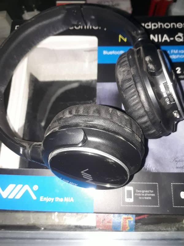 NIA headphones 1