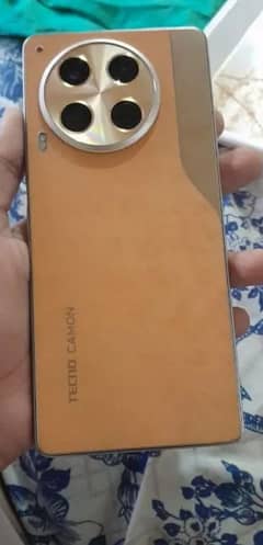 Tecno camon 30  8/256  10/10