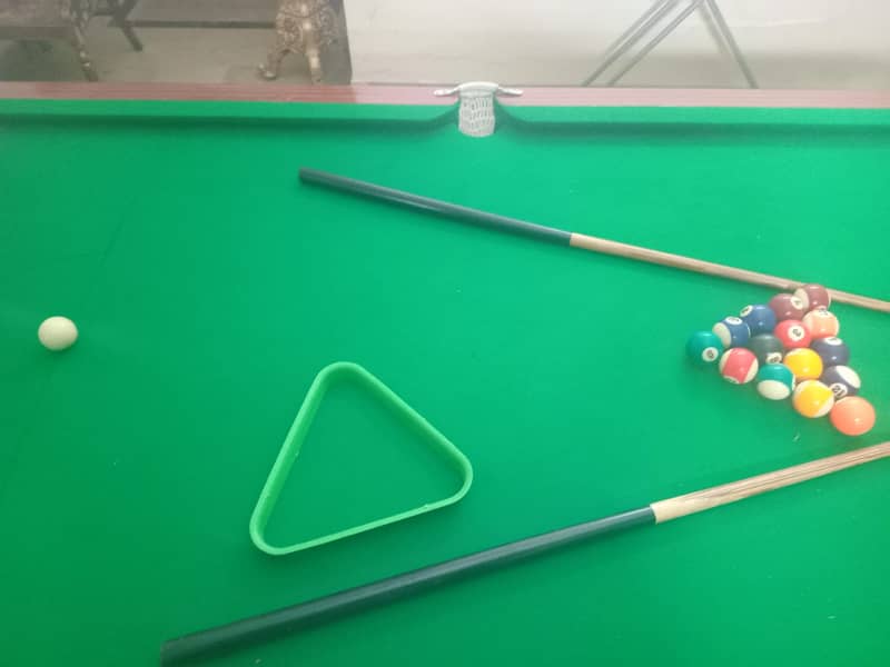 Pool Table 7 by 4 / Pool Table For Sale 0