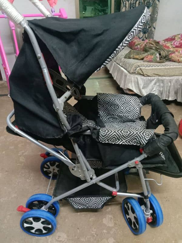 Baby pram look like a new condition 2