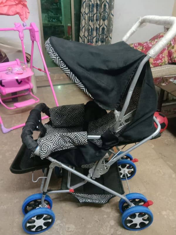 Baby pram look like a new condition 4