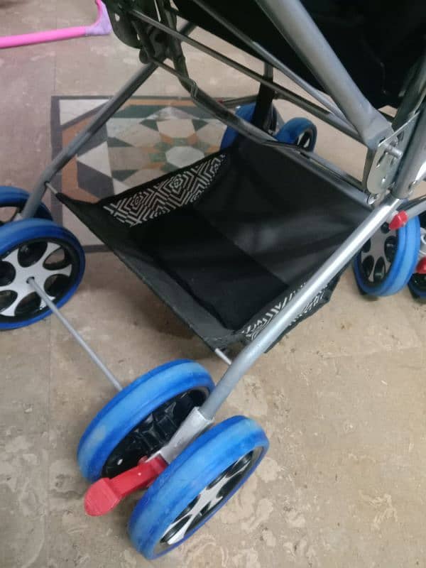 Baby pram look like a new condition 8