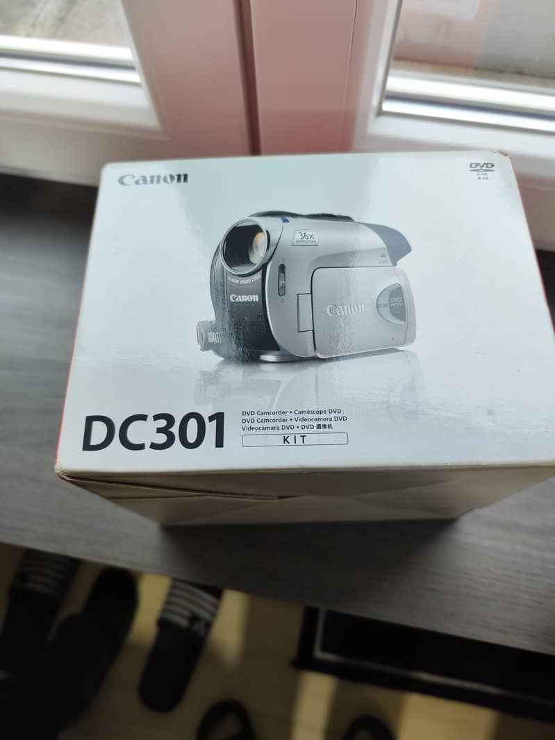 Canon DC301(Video Camera DVD) 1