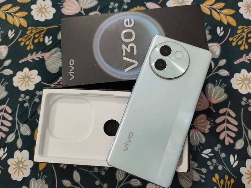 VIVO V30E 8/256GB 0