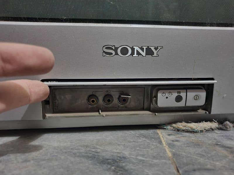 sony wega old television condition 10/10 4