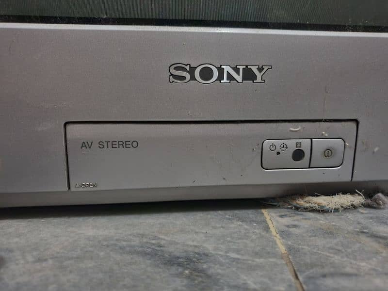 sony wega old television condition 10/10 11