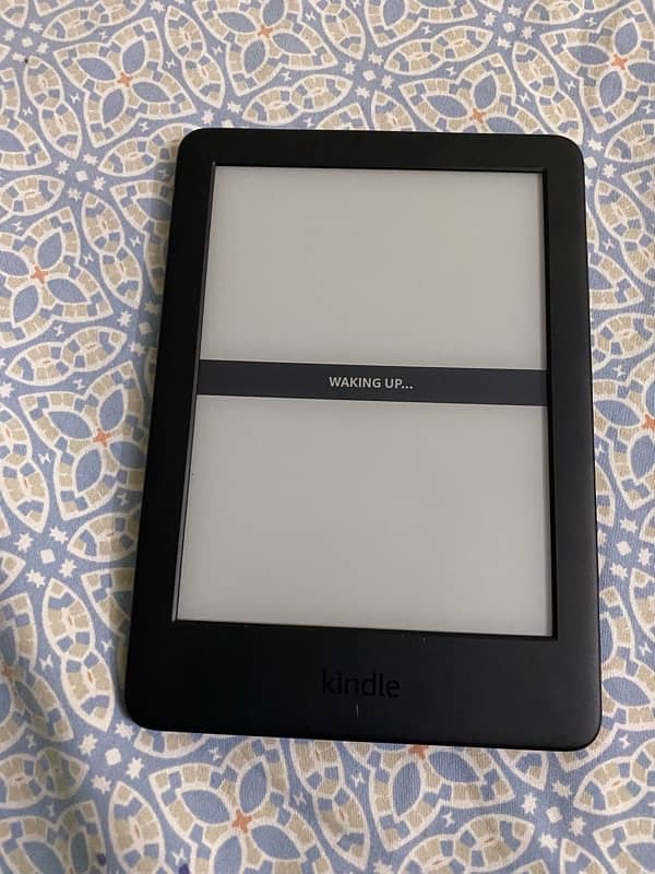 Amazon Kindle 10 (8 GB) 3