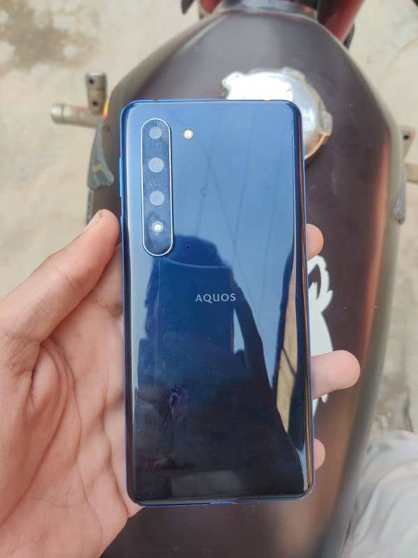 Aquos r5 5G non pta 7