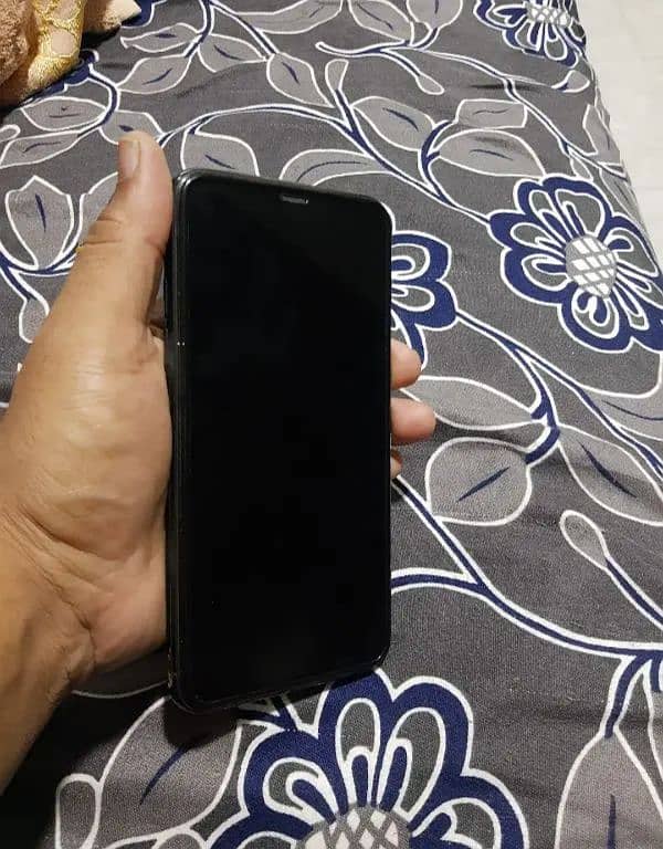 iPhone 11 pro max 256gb non PTA 2