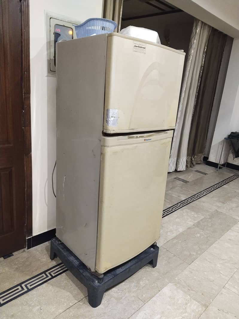 Dawlance refrigerator for sale in used condition 3