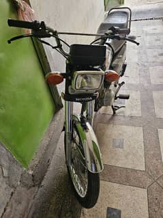 honda 125 black colour