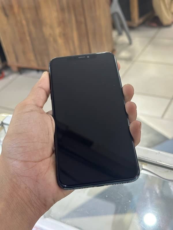 iPhone 11 Pro Max 2