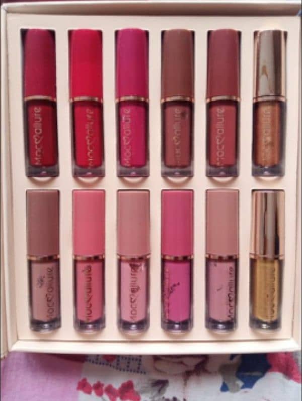 lip glosses n palette reasonable price hurry up grab it now 5