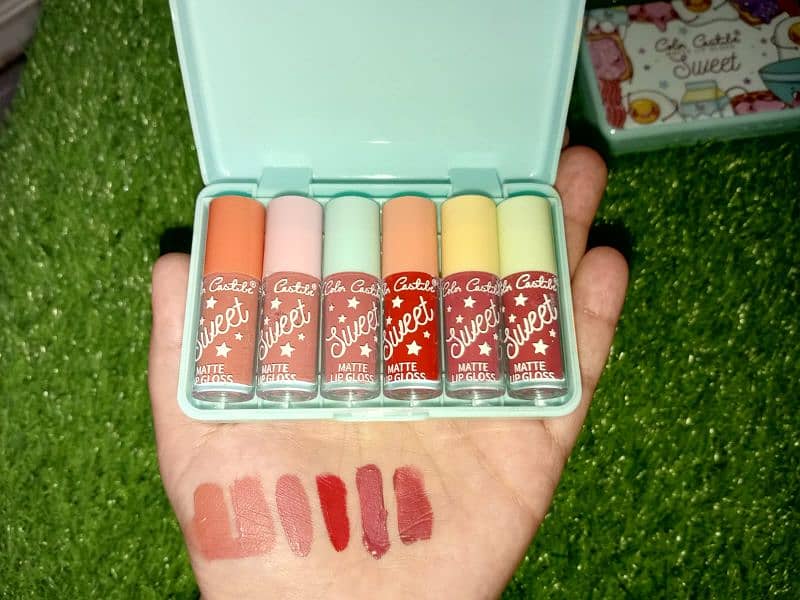 lip glosses n palette reasonable price hurry up grab it now 13