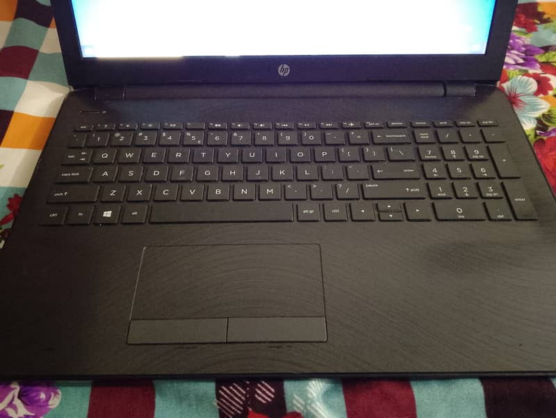 Hp Cori7 7th generation Laptop 8gb ram 4+6 gb graphics 12