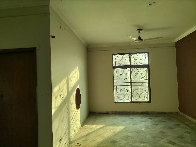 Johar Town 5 Marla Double Story House Near Akbar Chowk 9