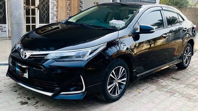 Toyota Corolla Altis 1.6X Special Edition 2022-23 0