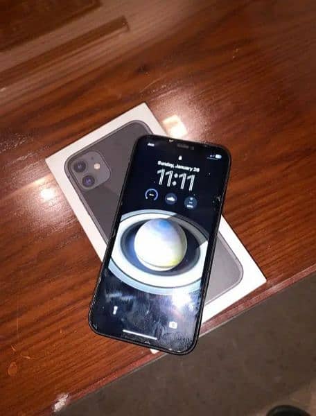 Iphone 11 Used But New Condition 4