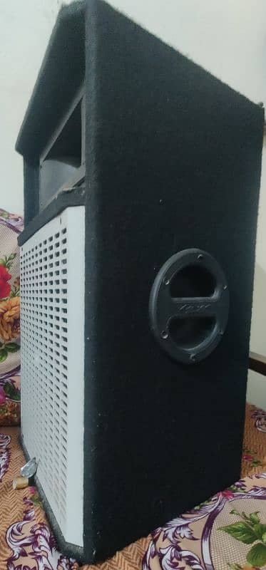 Bluetooth Mehfil speaker (1pc) 10by9 condition 2