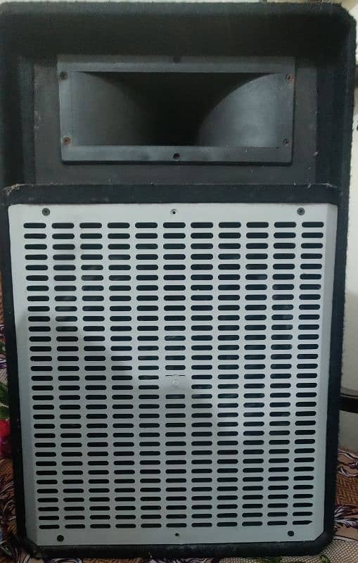 Bluetooth Mehfil speaker (1pc) 10by9 condition 3