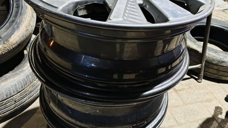 Nissan serina 15 inch rim 1