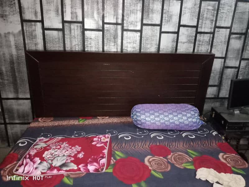 Bed in good condition for sale. 0