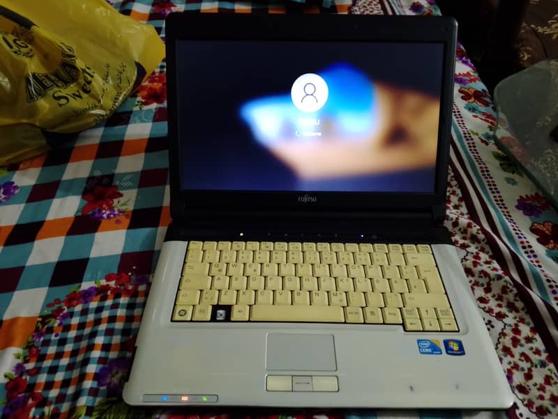 Cori5 Laptop 6gb ram 160 hardisk 13