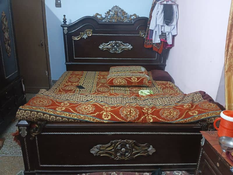 King size Double bed+Bartanon wali Almari+Kapron wali Safe+Shisha mez 0