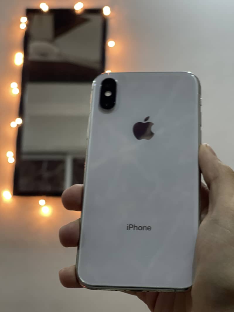 Apple iPhone XS 4