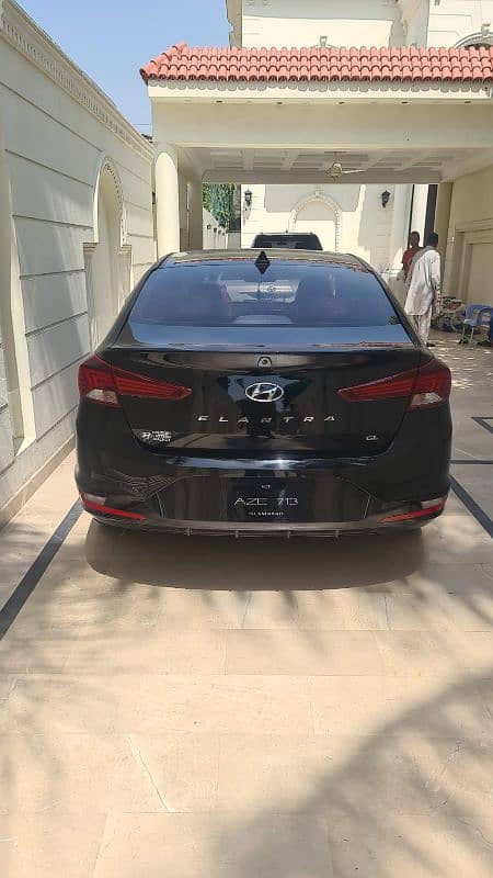 Hyundai Elantra 2021 3