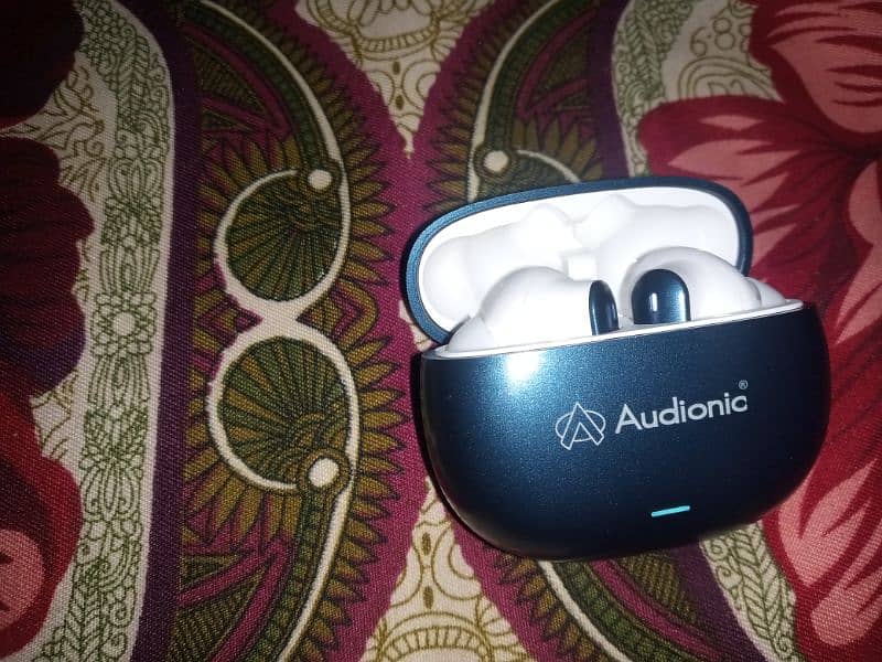 Audionic 425 airbud 2