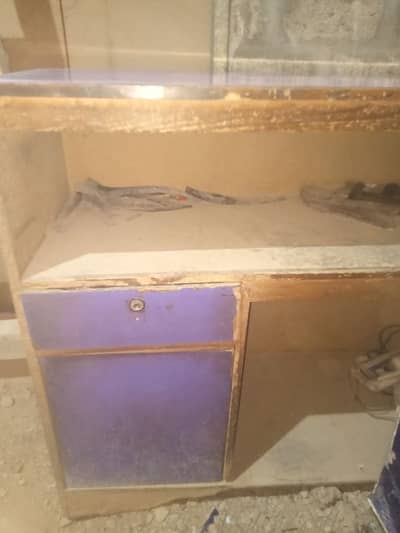 shop counter available u shape 5 pes 1.5 metter height 1.5 feet wide