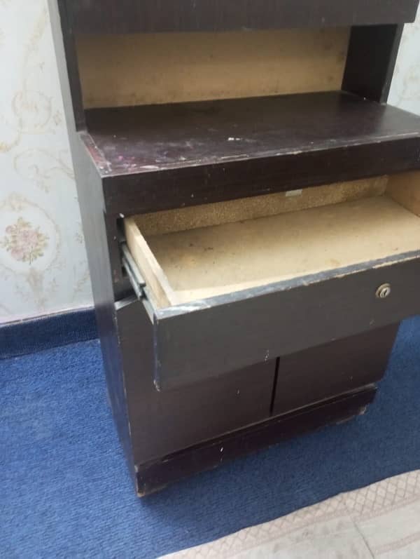 Dressing table new condition 4