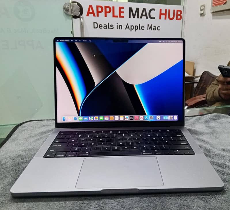 MacBook Pro 2023 M2 Pro Chip XDR Retina Display 14-inch 16GB /512GB 0