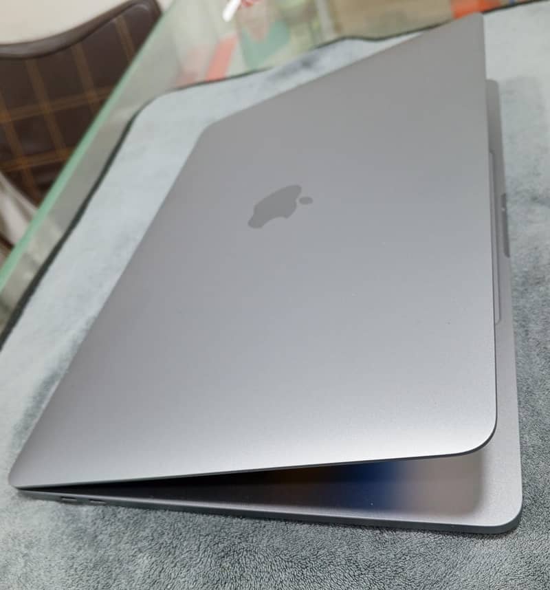 MacBook Pro 2023 M2 Pro Chip XDR Retina Display 14-inch 16GB /512GB 4