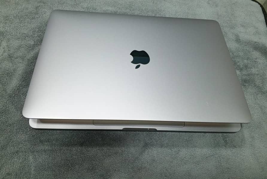 MacBook Pro 2023 M2 Pro Chip XDR Retina Display 14-inch 16GB /512GB 7