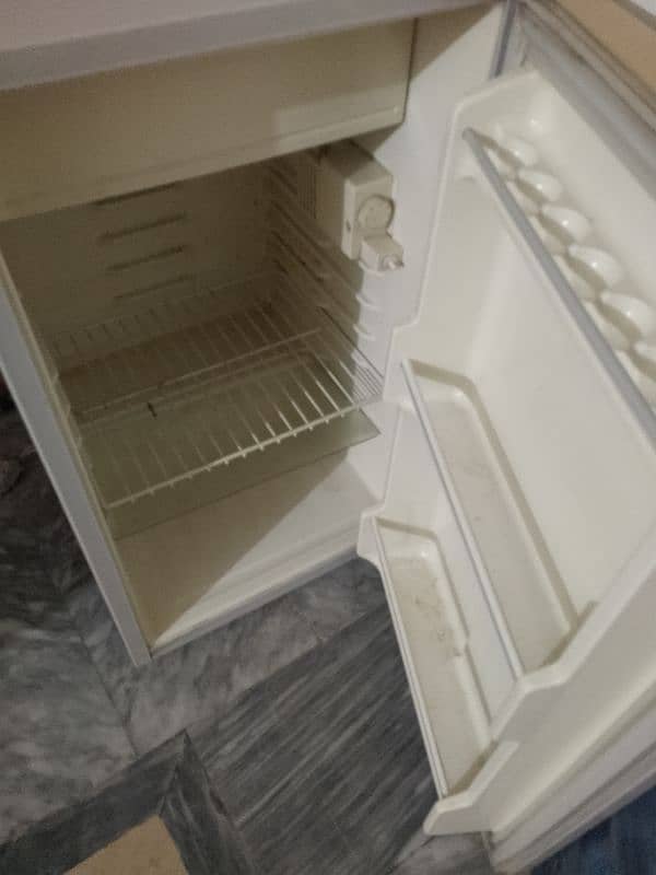 for sale refrigerator 4