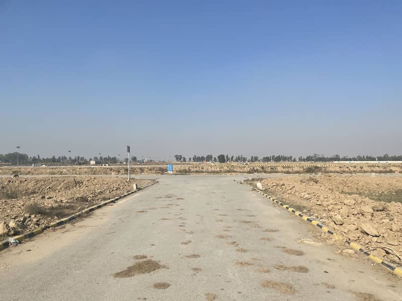 Block CFacing Park Commercial Plot for Sale in , LDA City Lahore 2