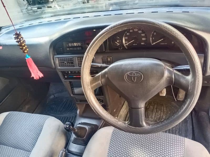 Toyota Corolla 1988 4