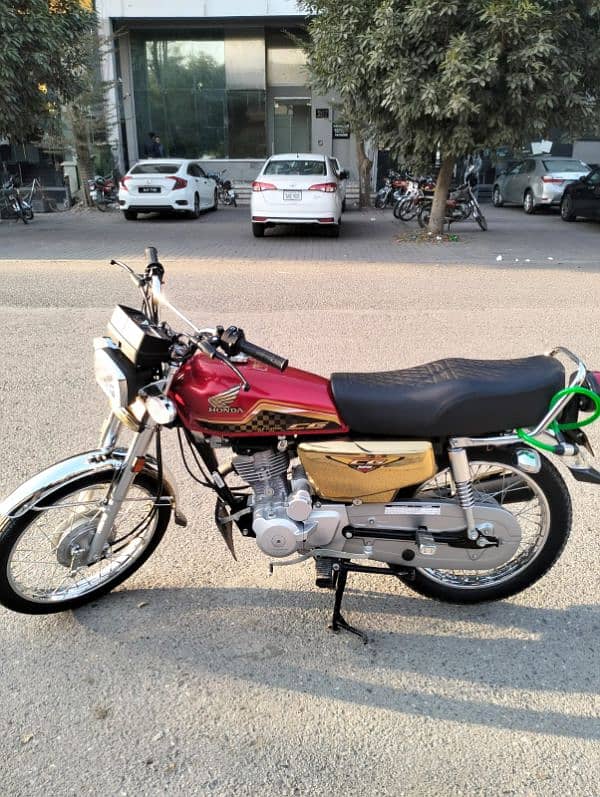 Honda 125 Gold special edition 1