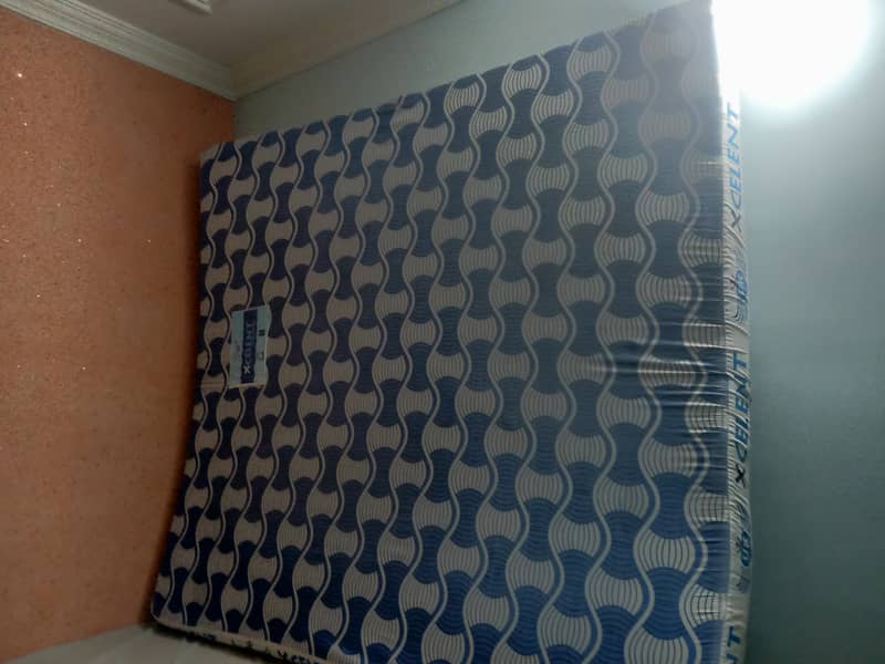 Mattress for sale urgent bot munasib rate pe 0