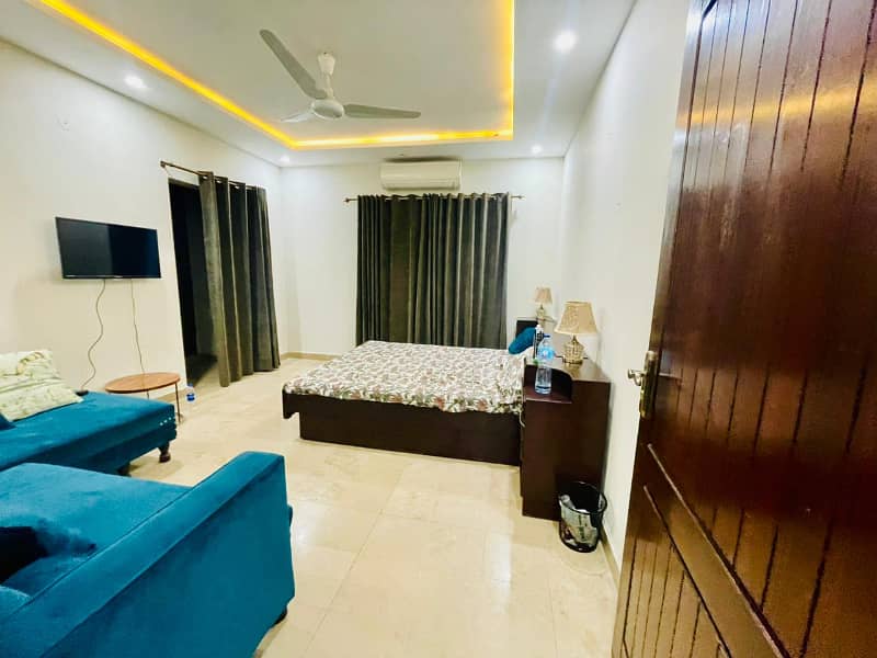 F-11 Markaz 1 Bedroom Fully Furnished Apartment Available for Rent 8