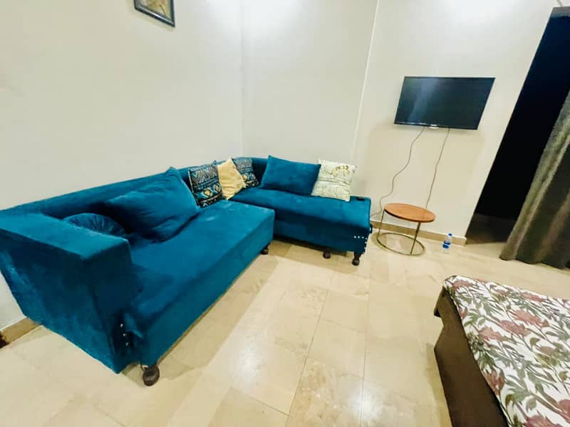 F-11 Markaz 1 Bedroom Fully Furnished Apartment Available for Rent 10