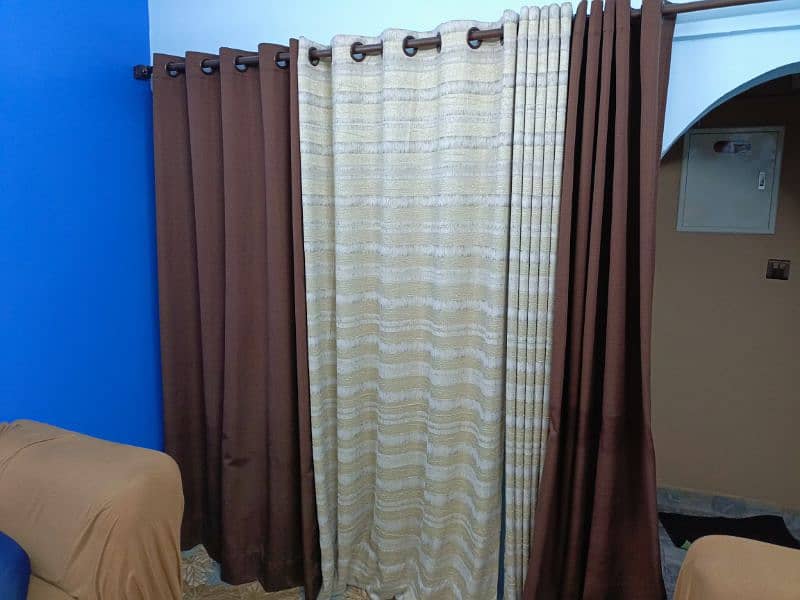 8 curtains 1 blind 2